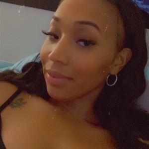 Meet your Posher, Candisha